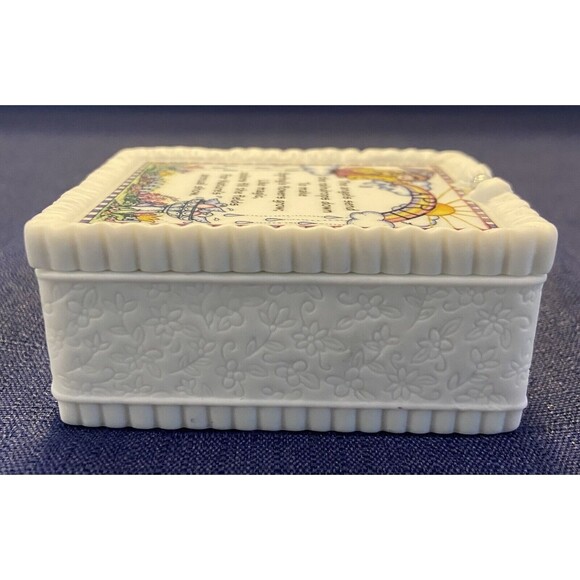 Vintage 1999 Shelly S. Rasche Ceramic Trinket  porcelain box.  Month Of April - Picture 7 of 8